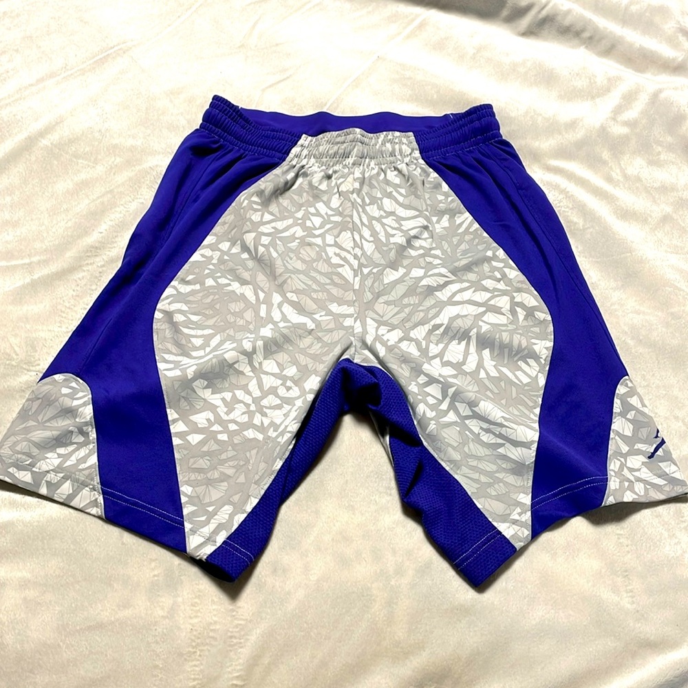 Men’s Jordan training shorts size small